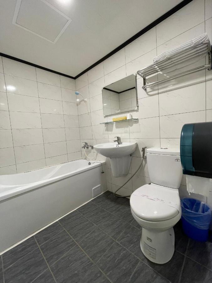 Changke Hotel Kaohsiung Esterno foto